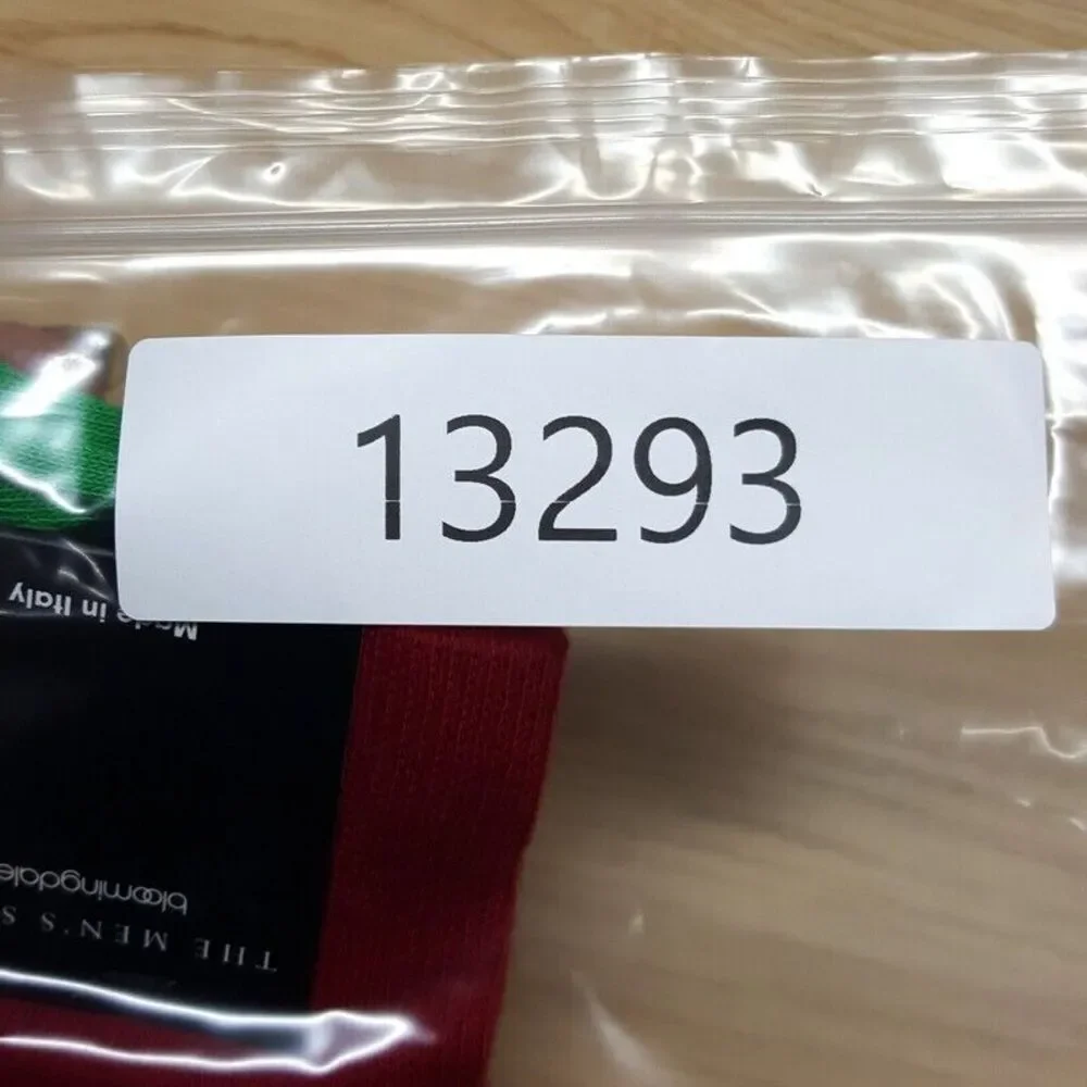 BLOOMINGDALES MENS STORE Red Candy Cane Crew Socks 10-13 Cotton Blend Christmas